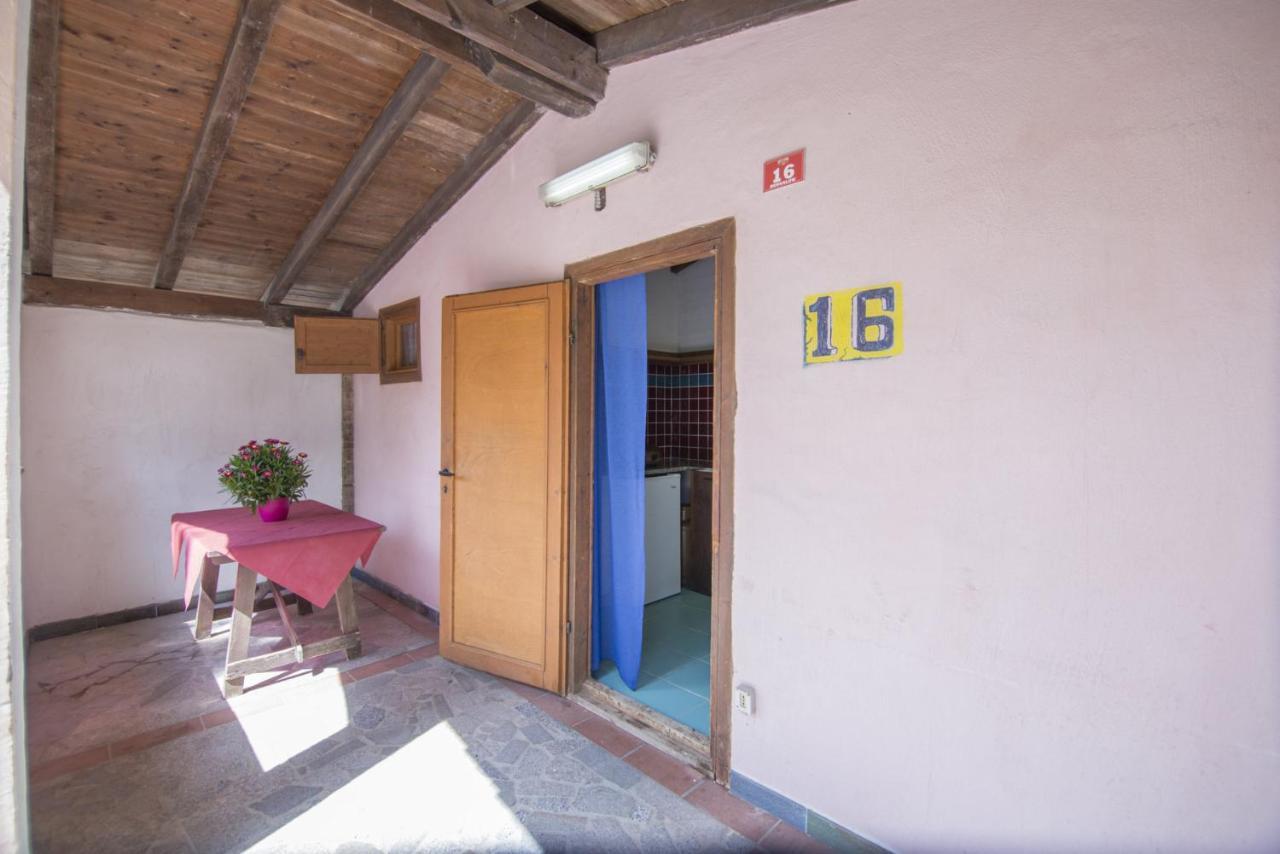 Campeggio Villaggio Sos Flores Tortolì Екстериор снимка